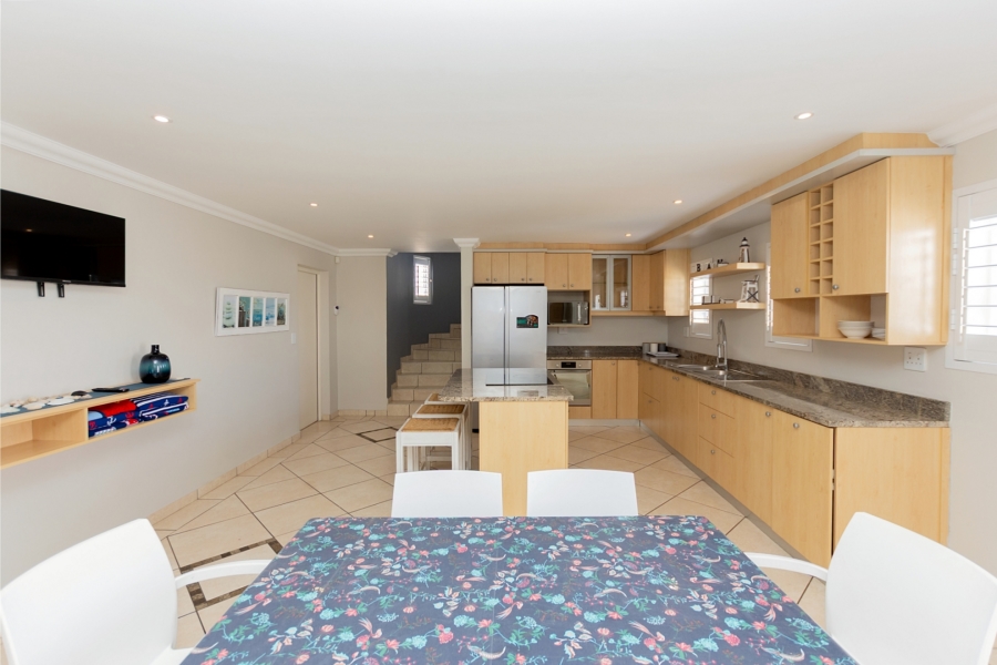 4 Bedroom Property for Sale in Golden Mile Western Cape